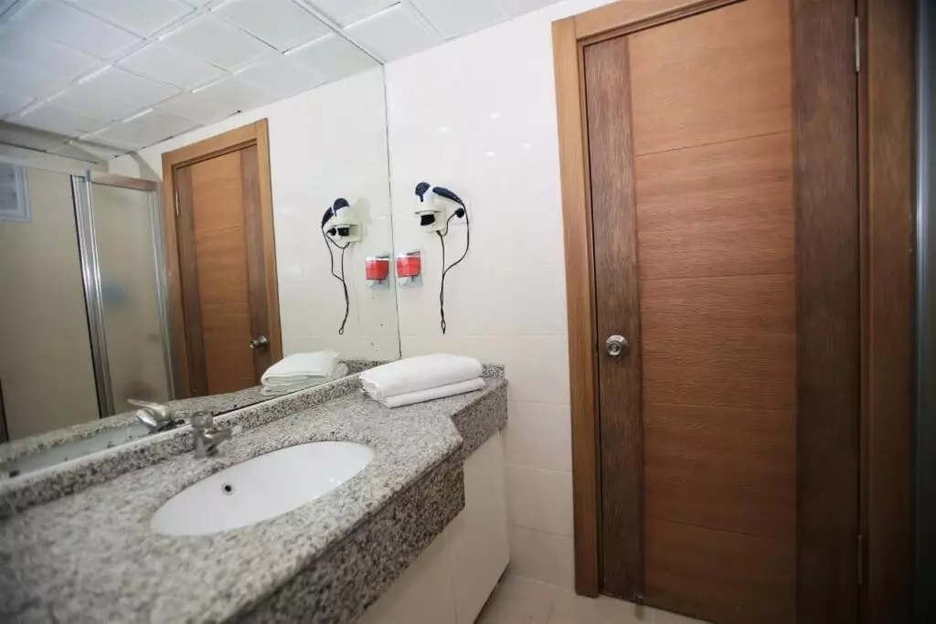HOTEL LARA PALACE